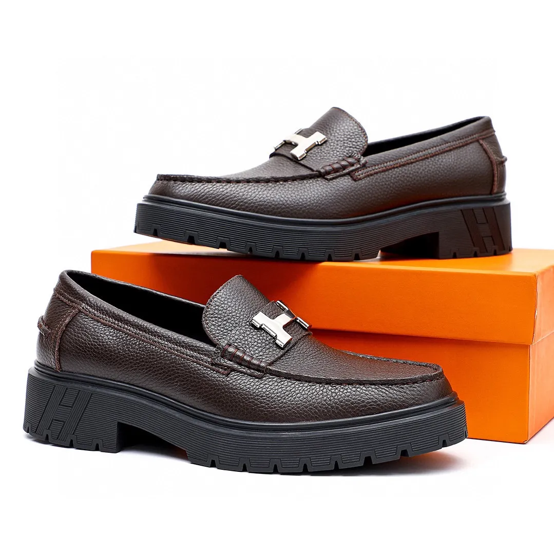 Men's shoes 💰700 💐[HERMES] popular men's shoes counter original items! The world's top brands...Luxury quality...//Fashion and high-end footwear 👍💪🏻...give you a low-key luxury comfort experience👍. The upper is made of pure Italian-imported original top-layer pebbled cowhide. Sweat-absorbent cowhide leather lining. Comfortable and breathable. The original rubber-plastic flower foam light outsole is high-end and classy. Luxurious and noble!! .. OEM factory shipment [Hug] stall.. Original plate. Welcome to taste..39-45 (38.45.46🉑️Customized)